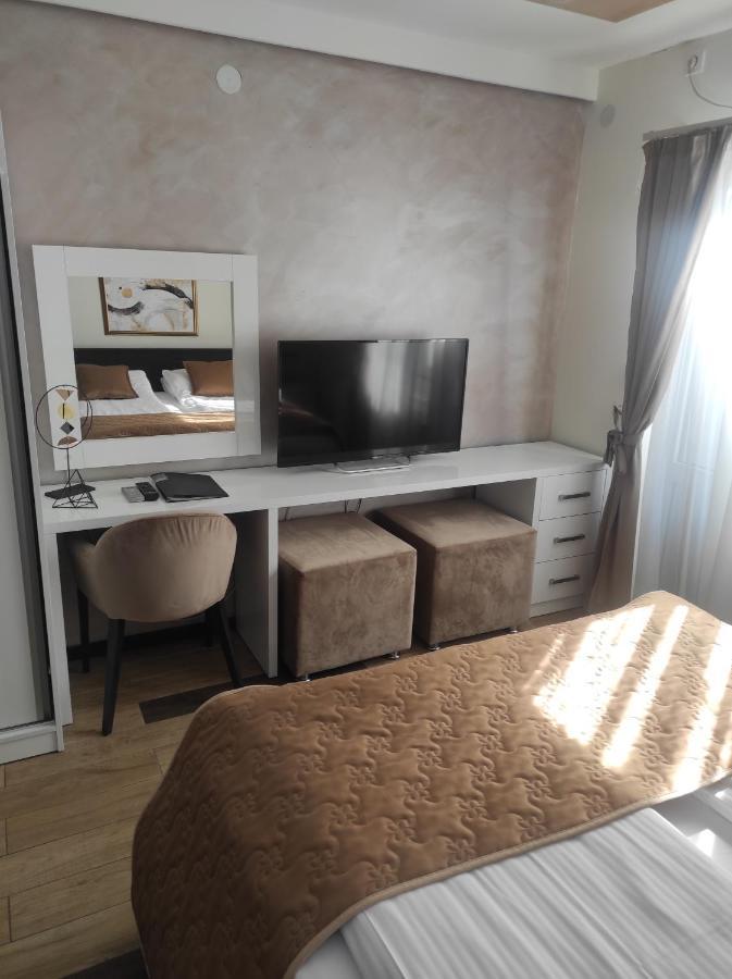 Prima Lux Apartments & Studio นิส ภายนอก รูปภาพ
