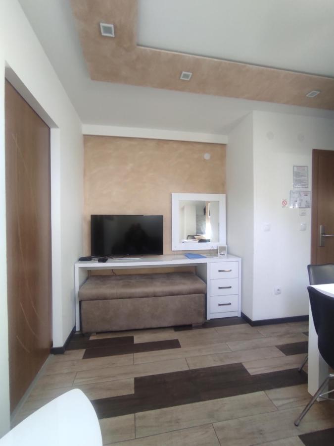 Prima Lux Apartments & Studio นิส ภายนอก รูปภาพ