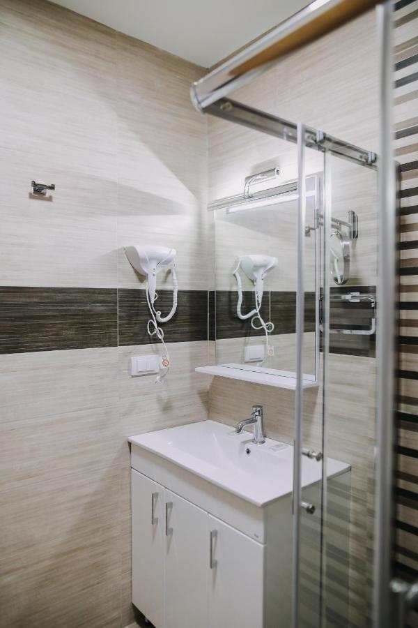 Prima Lux Apartments & Studio นิส ภายนอก รูปภาพ