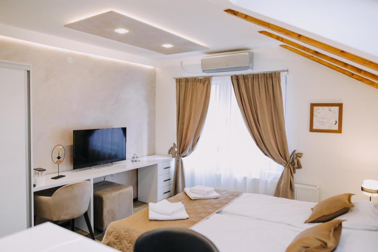 Prima Lux Apartments & Studio นิส ภายนอก รูปภาพ