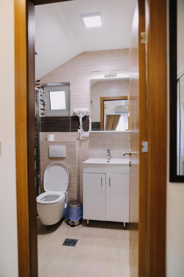 Prima Lux Apartments & Studio นิส ภายนอก รูปภาพ