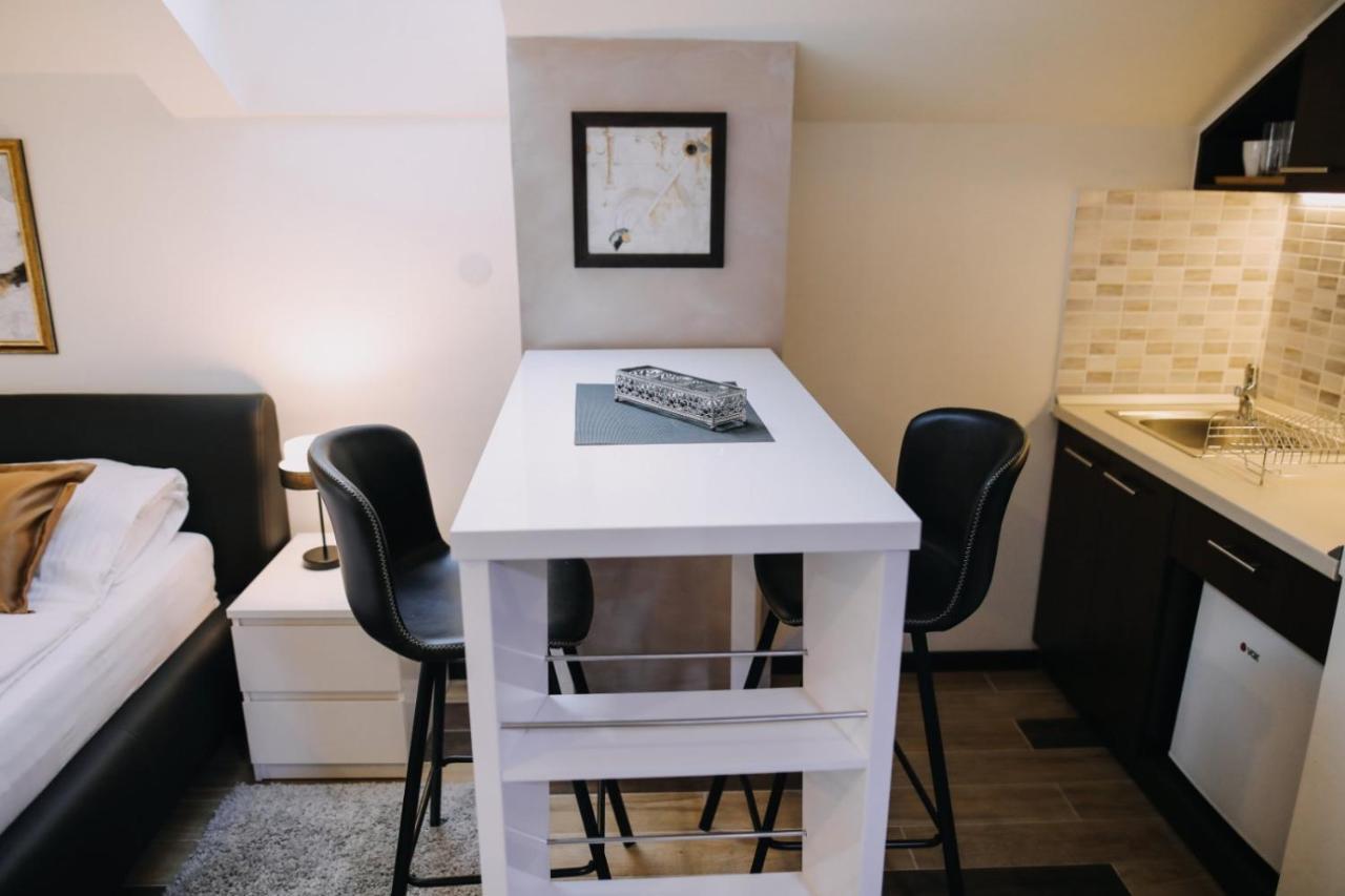 Prima Lux Apartments & Studio นิส ภายนอก รูปภาพ